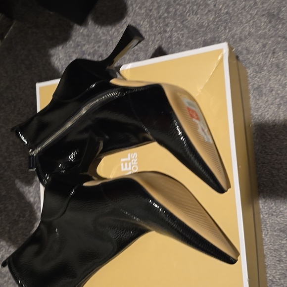 Michael kors Clara Mid Bootie - Picture 3 of 3